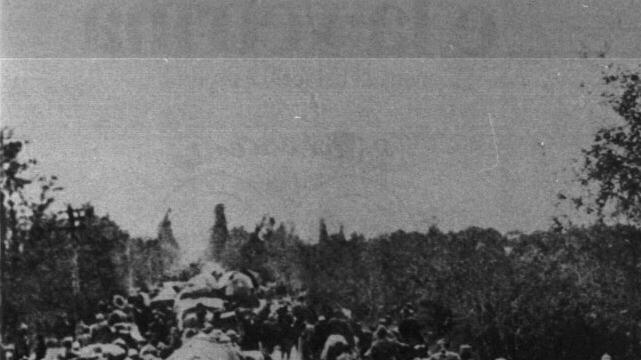 Nogara: il monumento ai caduti del paese nella Grande GuerraTruppe italiane in ritirata dopo la disfatta di Caporetto