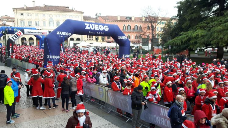 9ª Christmas Run in piazza Bra (Marchiori)