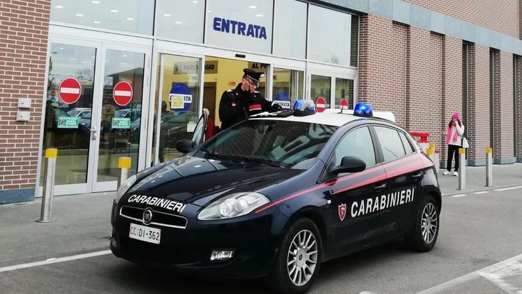 I carabinieri all'Esselunga