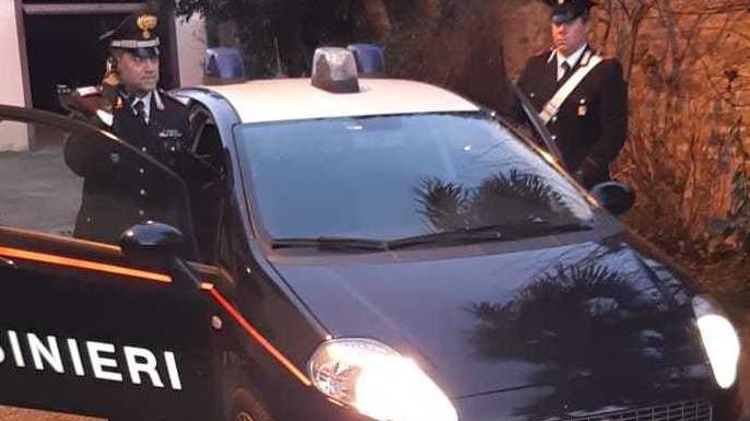 I carabinieri di Sanguinetto che hanno arrestato il rapinatore