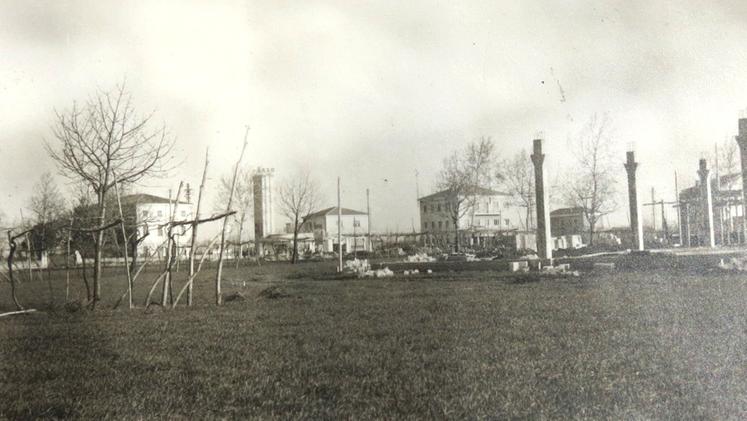 Le primissime strutture della nascente fabbrica di Roberto Perlini nel 1959 a San Bonifacio