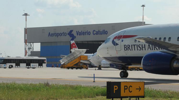 Un aereo British Airway in partenza dal Catullo
