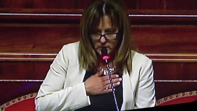 Le senatrici di M5s, Paola Nugnes ed Elena Fattori hanno annunciato in Aula il proprio<a href="https://www.repubblica.it/politica/2019/03/20/news/salvini_voto_diciotti_senato-222049852/?ref=RHPPLF-BH-I0-C8-P2-S1.8-T1"> voto favorevole all'autorizzazione a procedere nei confronti del ministro dell'Interno Matteo Salvini per il caso Diciotti,</a> intervenendo in dissenso da proprio gruppo. "I diritti umani - ha detto Nugnes - sono stati compresi e non c'è visione politica che possa fare leva sul diritto di terzi". "Sarò deferita ai probiviri - ha annunciato Elena Fattori -. Ma io questo processo lo affronterò con la testa alta e la schiena dritta". Mi consola - conclude - che le persone come me le cinque stelle le hanno tatuate sul cuore". Video di Cristina Pantaleoni