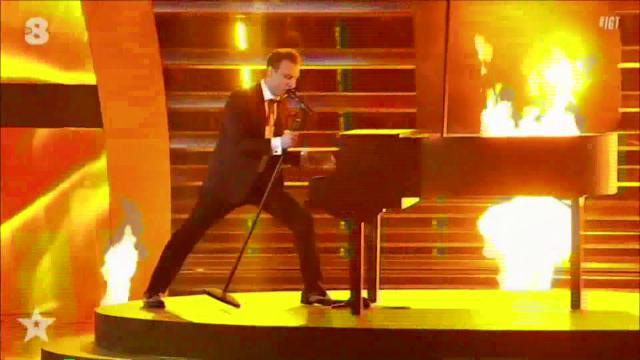 Il vincitore della quarta edizione di Italia's Got Talent (in onda su TV8) è Antonio Sorgentone, pianista abruzzese 37enne. Il musicista ha entusiasmato pubblico da casa e giuria, in primis Mara Maionchi, che lo ha portato in finale  video / TV8