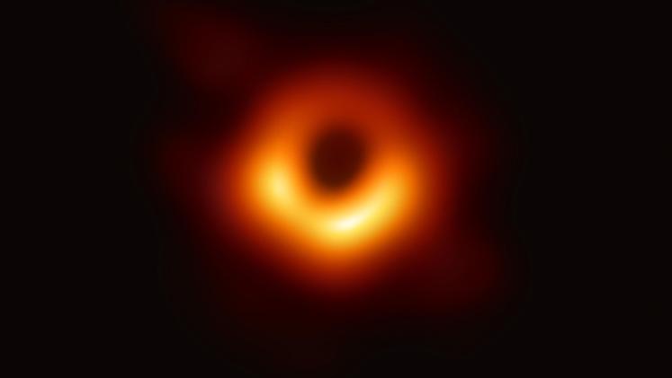 Fotografato per la prima volta un buco nero