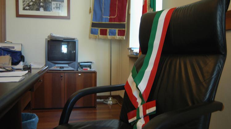 Fascia tricolore sulla poltrona del sindaco: chi la indosserà?