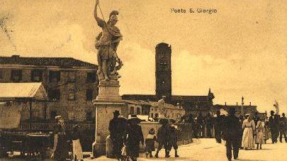 Cartolina antica con statue del veronese Gaetano Cignaroli