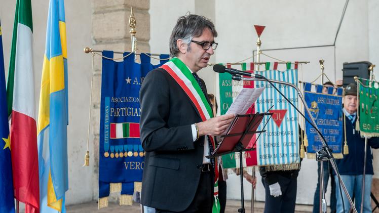 Il sindaco Sboarina alla celebrazione del 25 aprile (Marchiori)