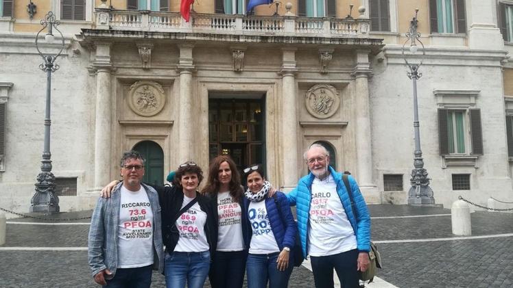 La delegazione No Pfas a Roma davanti a Montecitorio
