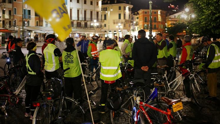 Biciclettata notturna di Fiab Verona
