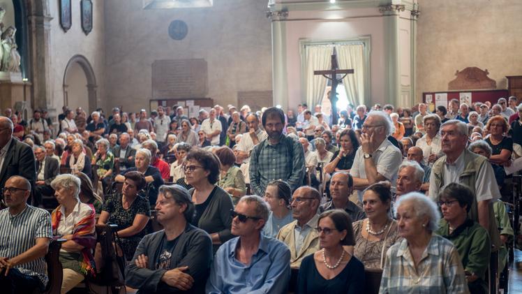 Folla a San Tomaso per i funerali di Bertani (foto Marchiori)