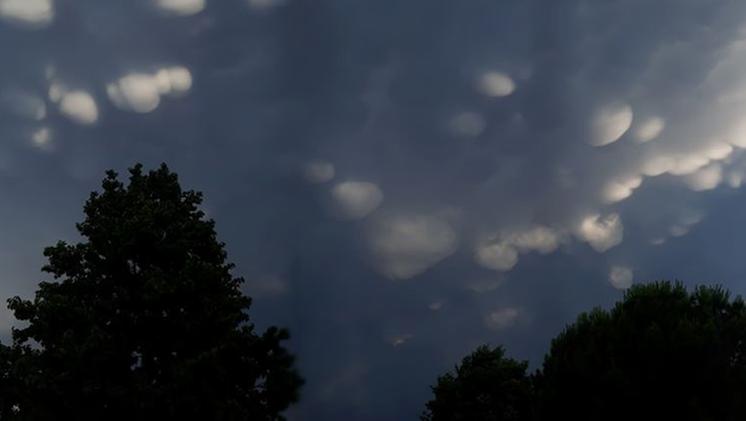 Mammatus Clouds nei cieli veronesi (foto Oxy Ox)