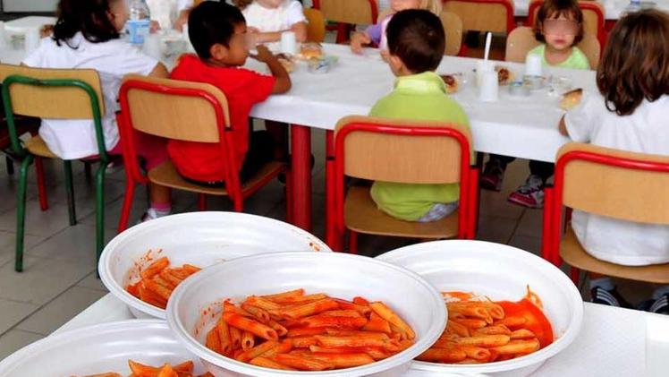 Nelle mense scolastiche non potranno più essere consumati pasti portati da casa