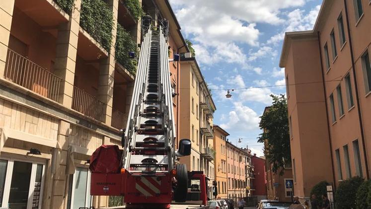 Vigili del fuoco in via Frattini (Brusati)