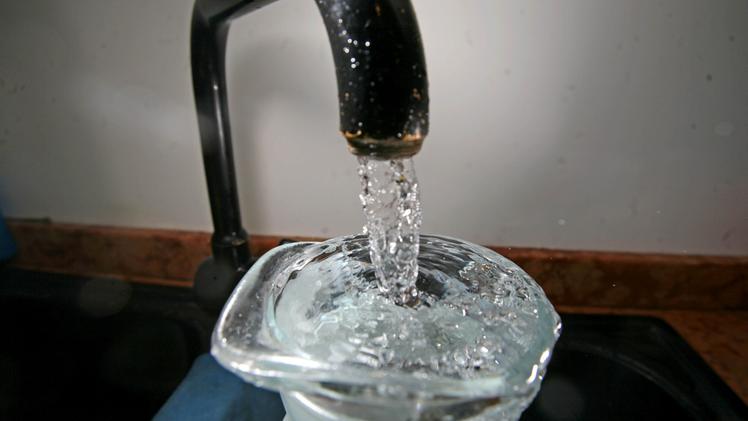 Acqua del rubinetto:  in molte case non è arrivata a casa di un guasto