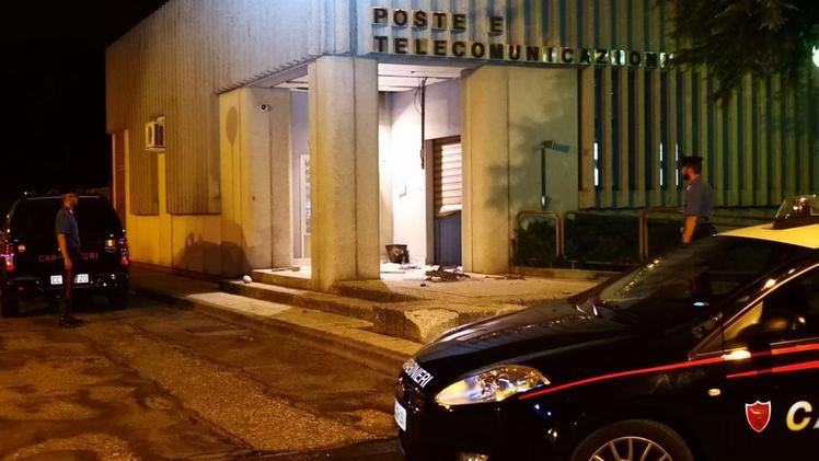 I carabinieri sono intervenuti in piena notte in via degli  Alpini a Castelnuovo del Garda