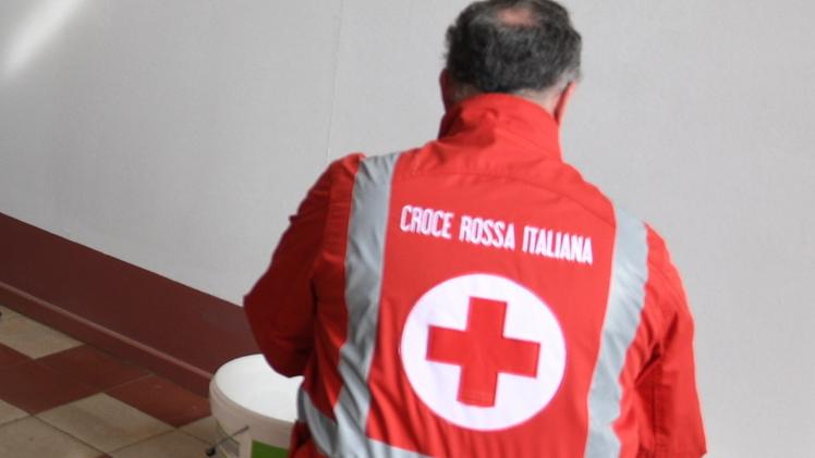 Un operatore della Croce rossa
