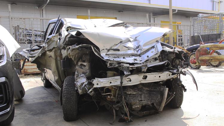 L'auto del giovane dopo l'incidente (Diennefoto)