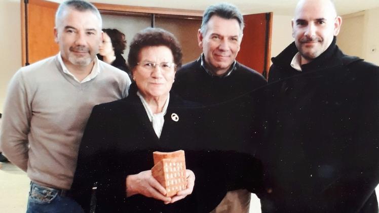 Da sinistra, Daniele, Delfina Turrina, Ilario e Federico MagagnottiLavorazioni della falegnameria e vecchi strumenti 