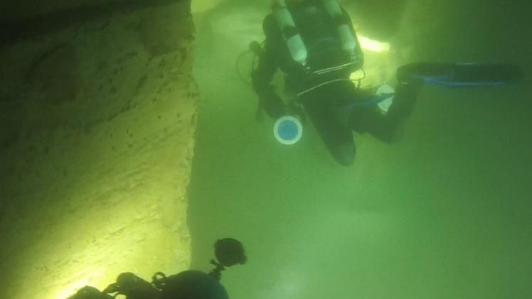 Subacquei impegnati in un’immersione nel lago di Garda