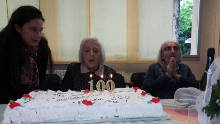 Ada Fantin festeggiata alla «Cardo» per il suo secolo di vita DIENNE