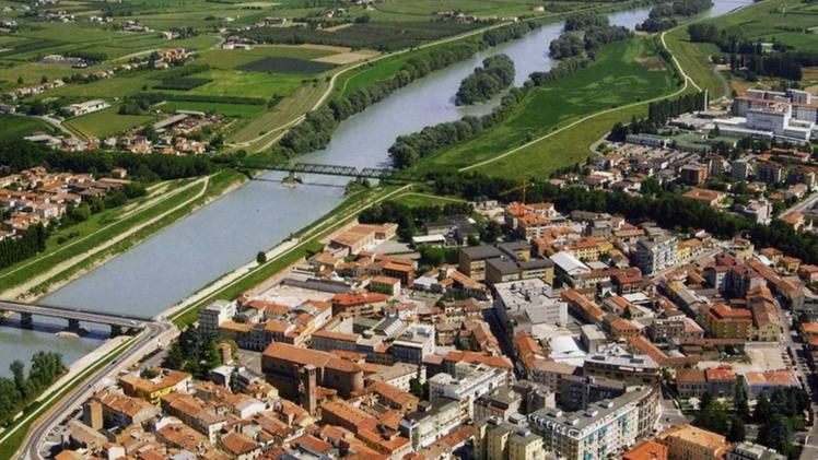 Una veduta aerea di Legnago che è di nuovo il terzo Comune più popoloso dopo Verona e Villafranca 