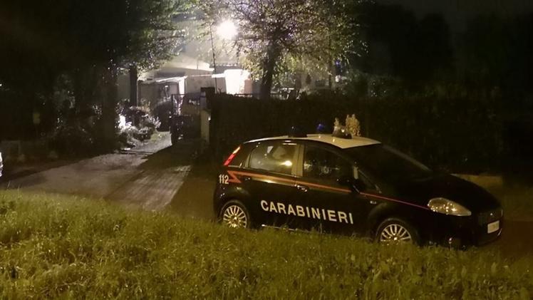 I carabinieri sul luogo della disgrazia (DIENNEFOTO)