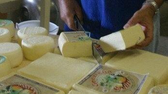 Produzione di formaggi in malga: accade sempre meno