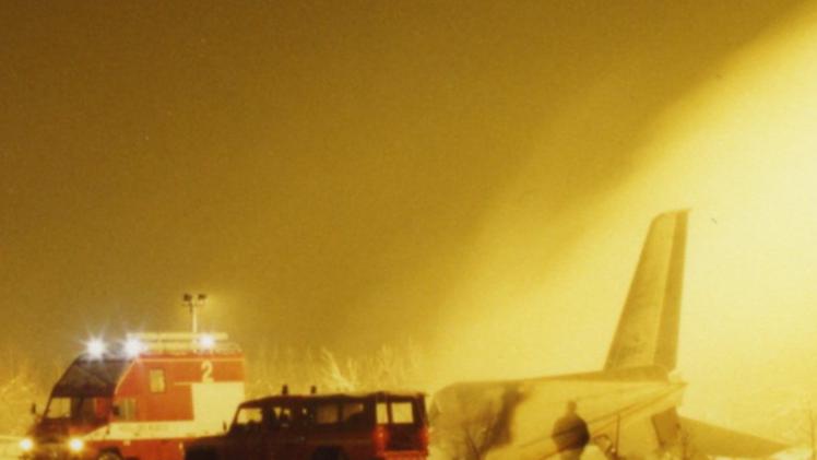 L’Antonov in fiamme tra la neve