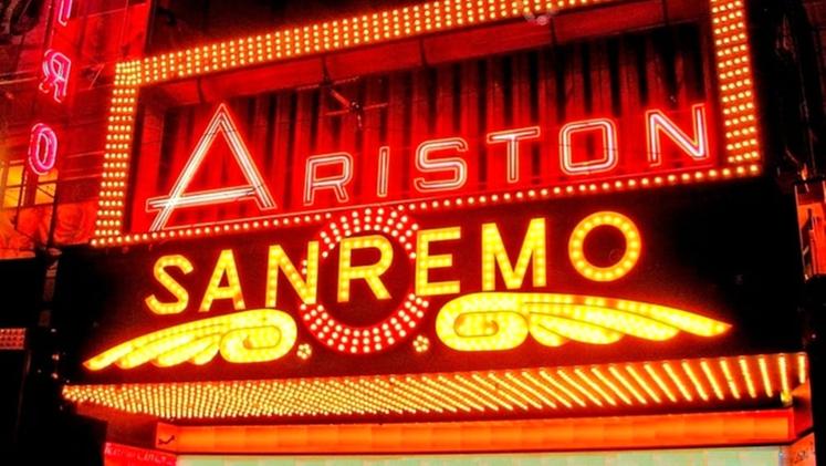 L'insegna del Festival di Sanremo al teatro Ariston