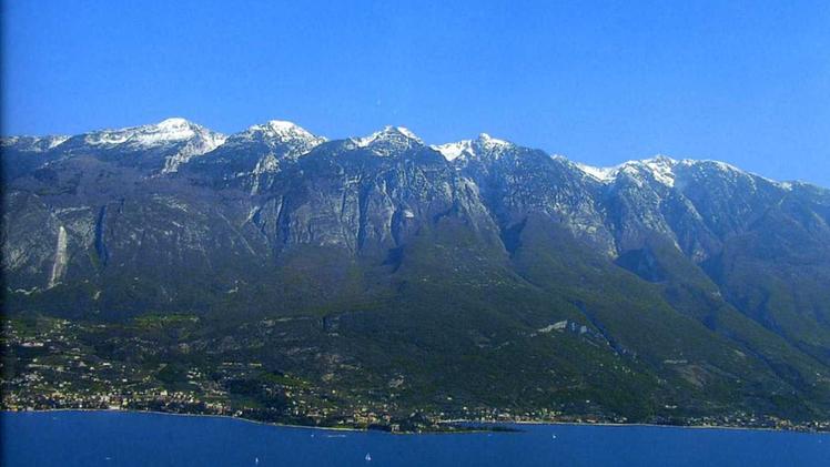 Il Monte Baldo visto dal lago di Garda tra Malcesine e Brenzone