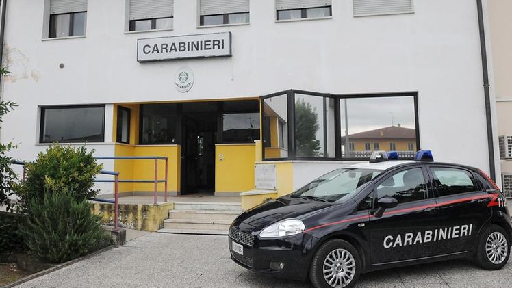 I carabinieri di Cologna sono risaliti al ventenne che aveva prelevato con il bancomat rubato