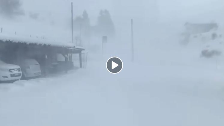 Vento e neve al rifugio Branchetto