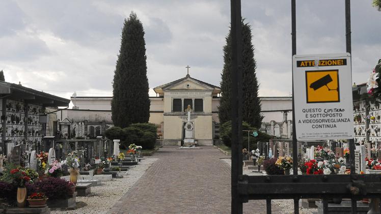 Il cimitero di Santo Stefano è videosorvegliato per contrastare furti e vandalismi   DIENNEFOTO