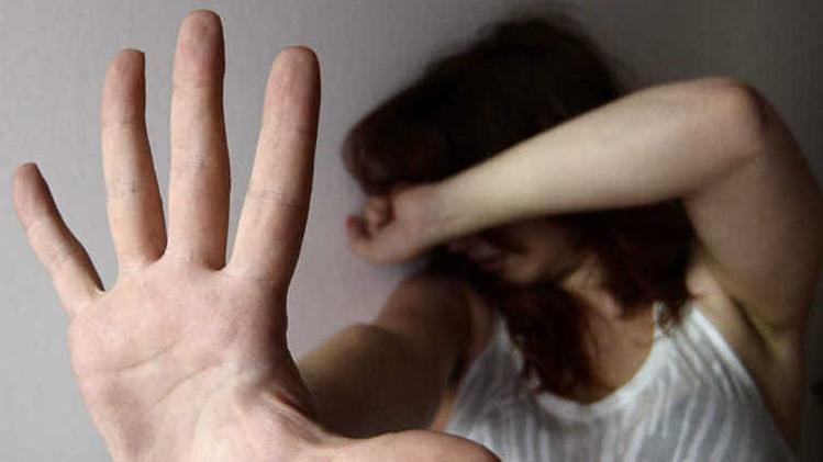 Sempre più le donne vittime di violenza in casa