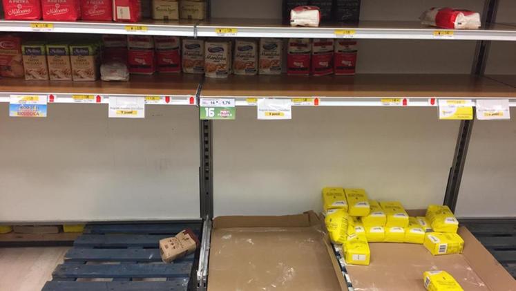 Le farine che scarseggiano nei supermercati (foto Perlini)