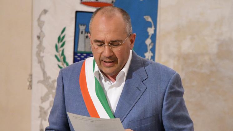 Il sindaco di Torri, Stefano Nicotra