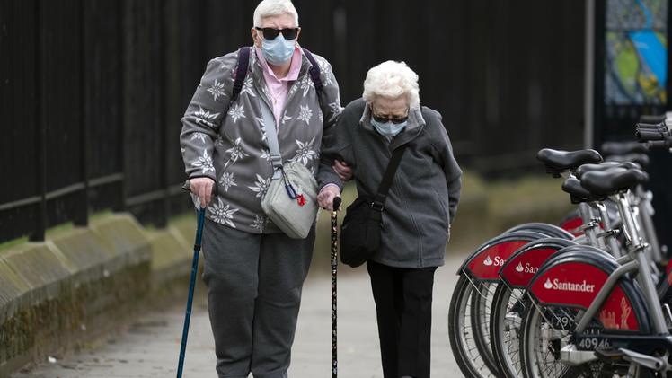 Anziani durante l'emergenza Covid-19