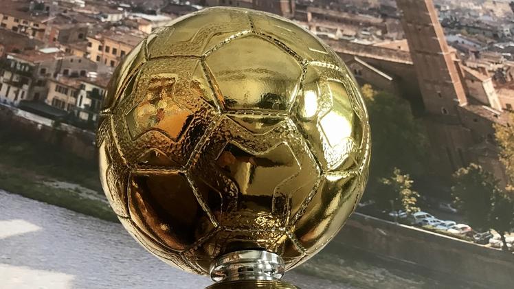 Il trofeo del Pallone d’oro de L’Arena edizione 2020