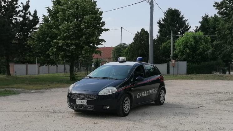 L'auto dei carabinieri sul luogo dell'omicidio (DIENNEFOTO)