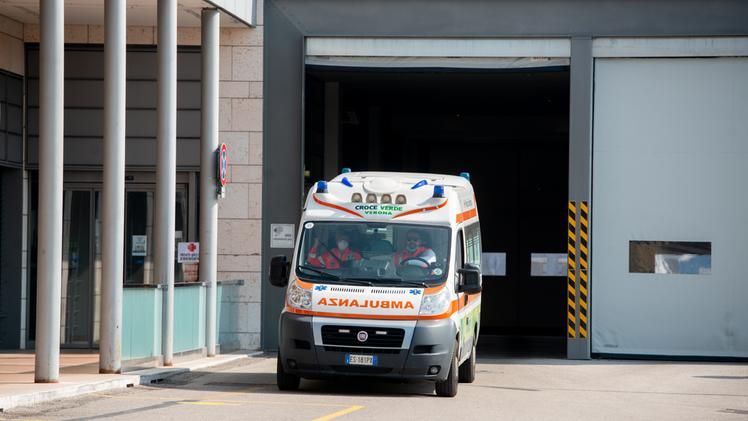 Ambulanza al pronto soccorso di Borgo Trento