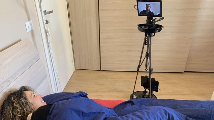 Il robot Lhf-Connect costa meno di mille euro e garantisce la telepresenza aiutando gli infermieri
