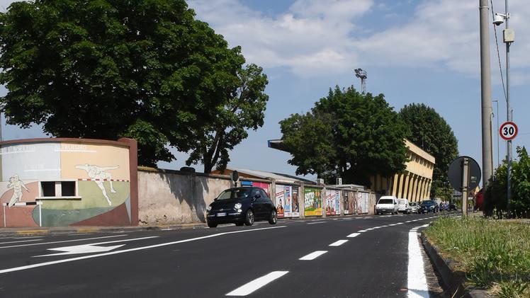 Parecchie nuove rastrelliere per bici sono state aggiunte in paeseLa «bike-lane» in via Fiume ovvero la zona ciclabile e anche carrabile con precedenza bici DIENNE FOTO