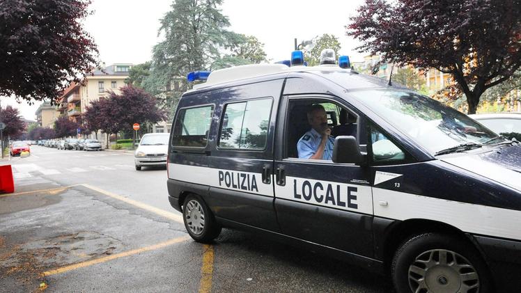 La polizia locale impegnata nei controlli anti-Covid