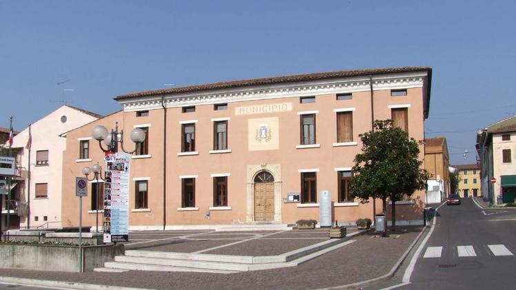 Il municipio di Castelnuovo del Garda