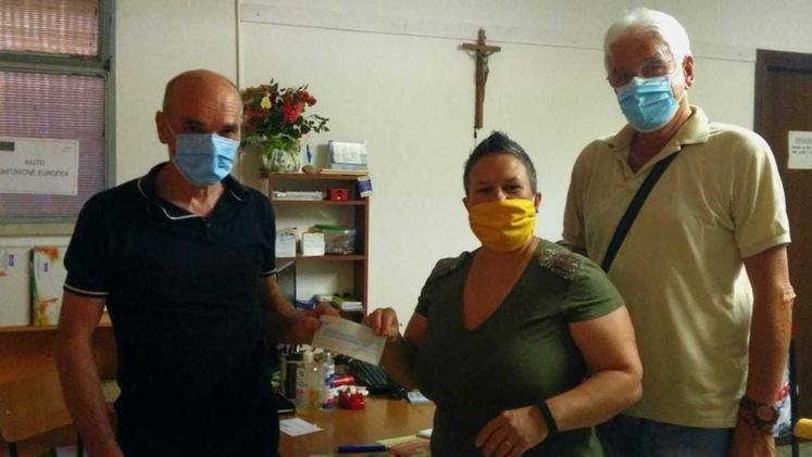 Gli Astrofili Valdillasi donano 500 euro alla Caritas di Stra’