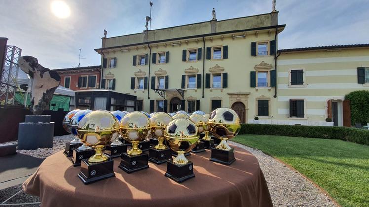 I trofei del Pallone d'Oro pronti a Villa Baietta