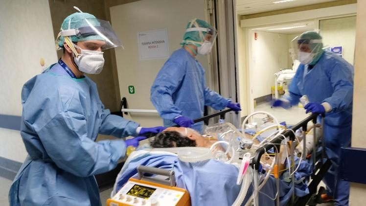 Un reparto di terapia intensiva nei mesi scorsi durante il periodo più critico della pandemia