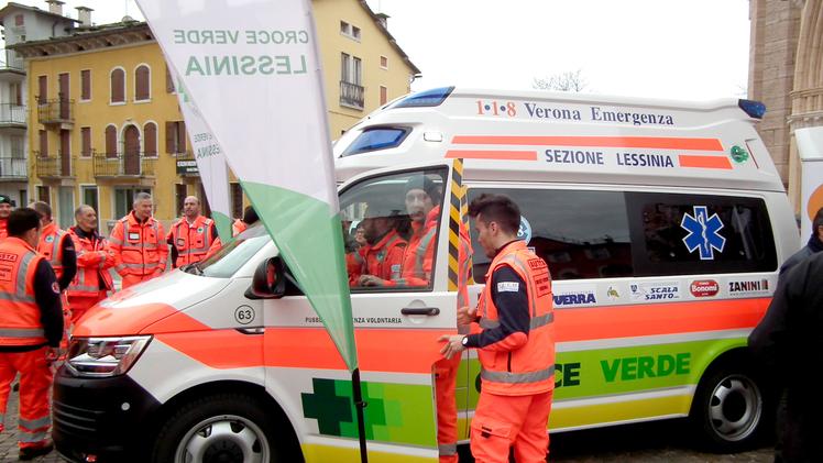 L'inaugurazione a novembre 2018 dell'ambulanza (Amato)