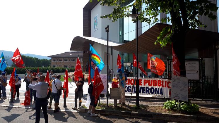 La protesta dei lavoratori della sanità privata (Madinelli)